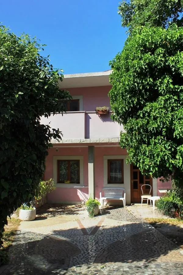 Family Friendly Apartments With A Swimming Pool Rovinj - 3394