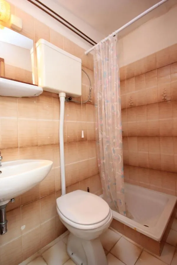 Family Friendly Apartments With A Swimming Pool Rovinj - 3394