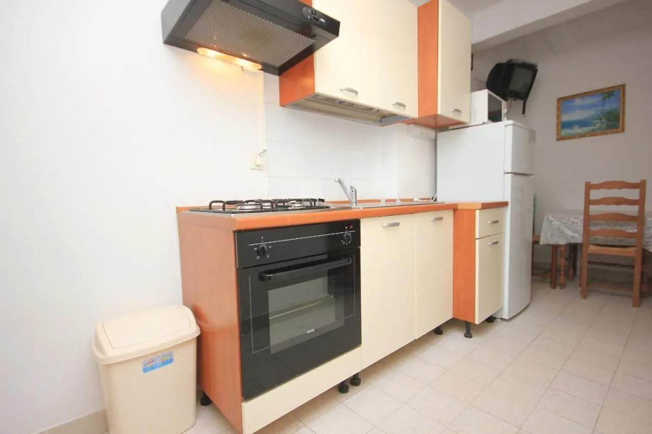 Family Friendly Apartments With A Swimming Pool Rovinj - 3394 克罗地亚