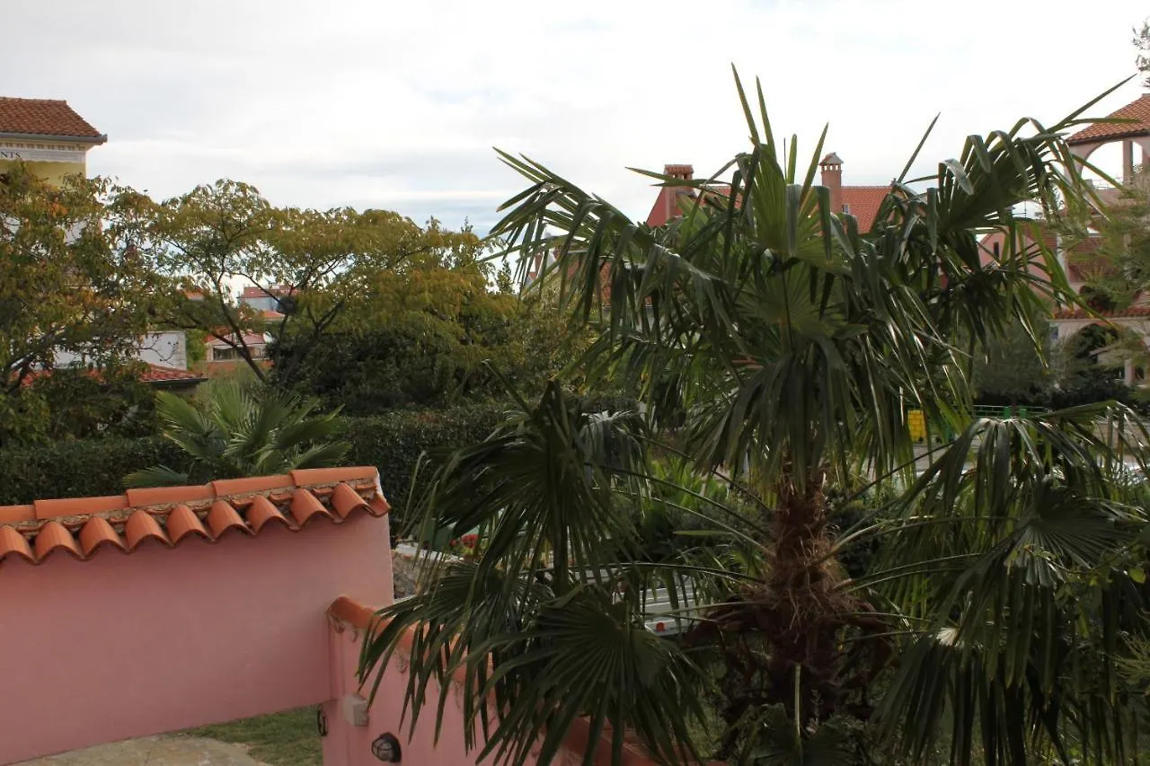 Family Friendly Apartments With A Swimming Pool Rovinj - 3394