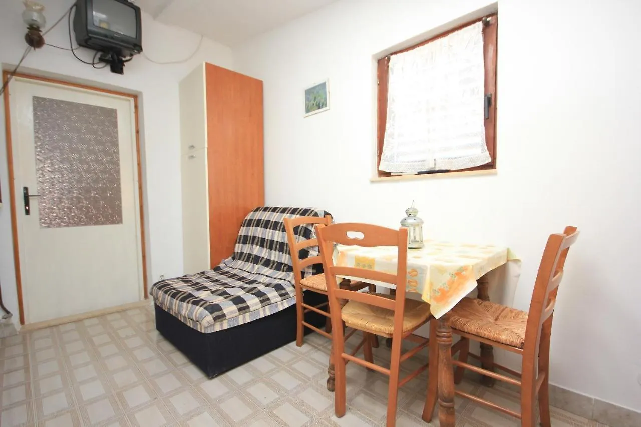 Family Friendly Apartments With A Swimming Pool Rovinj - 3394 0*,